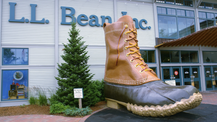 Image of an L.L.Bean store with a giant Bean Boot in front